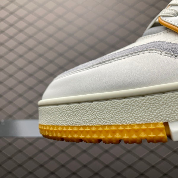 L X V TRAINER Sneakers