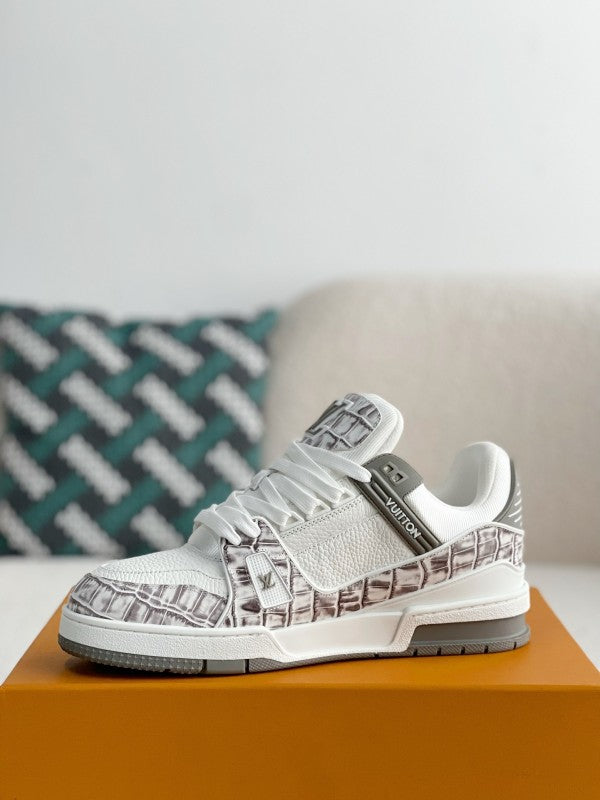 L X V SNEAKERS