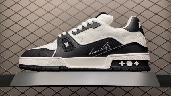 L X V TRAINER Sneakers