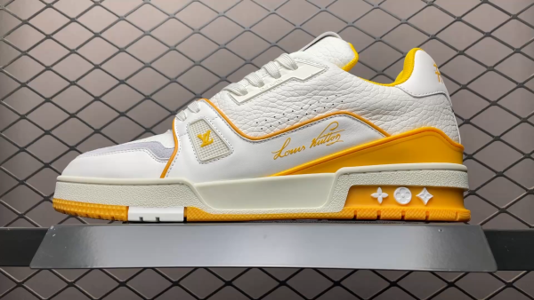 L X V TRAINER Sneakers