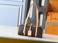L X V Hang On M47031 26x11.5x6.5cm