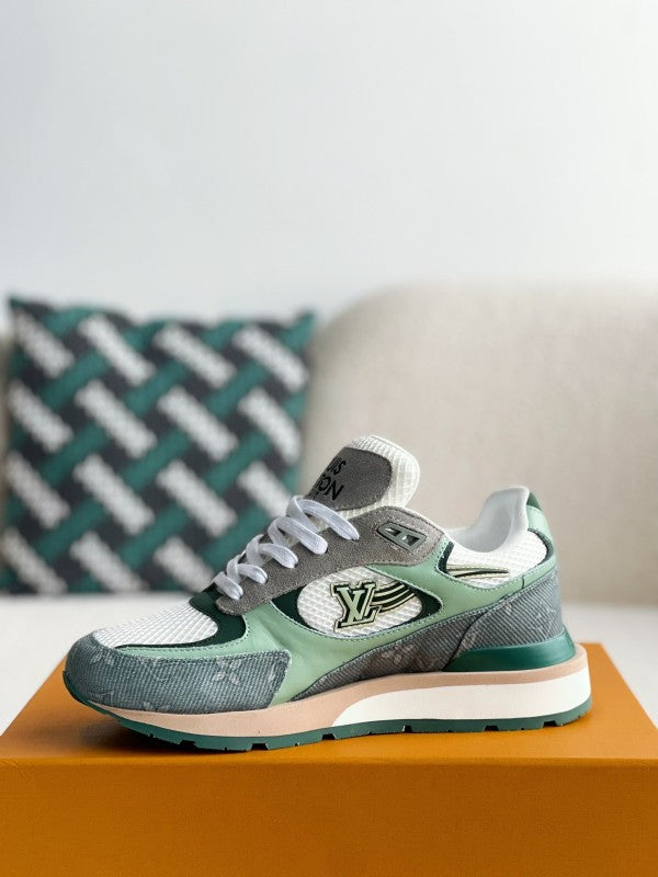 L X V Low-top running shoes