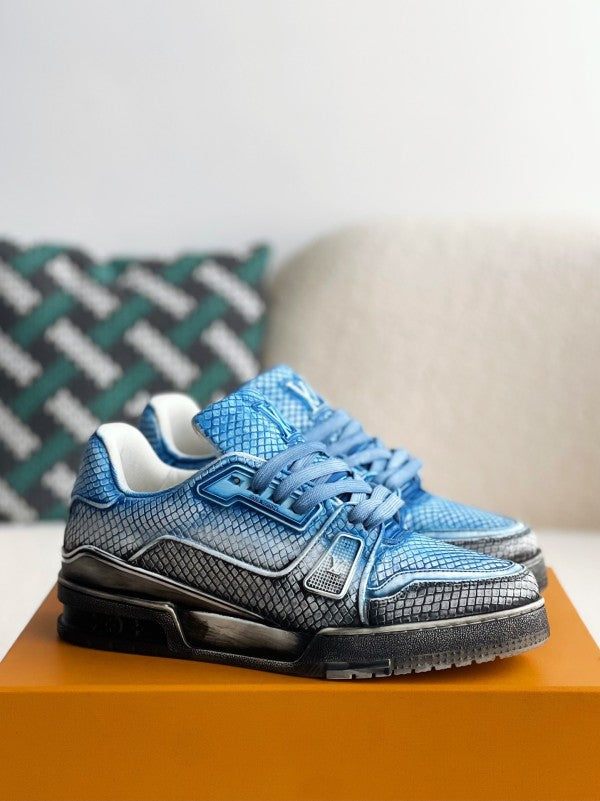 L X V SNEAKERS