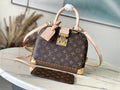 L X V Bag 26x13x26.4cm