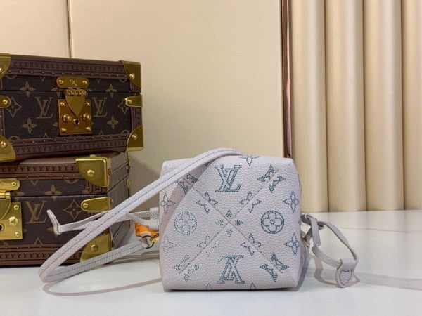 L X V Bucket Bags 13x11x10.5cm
