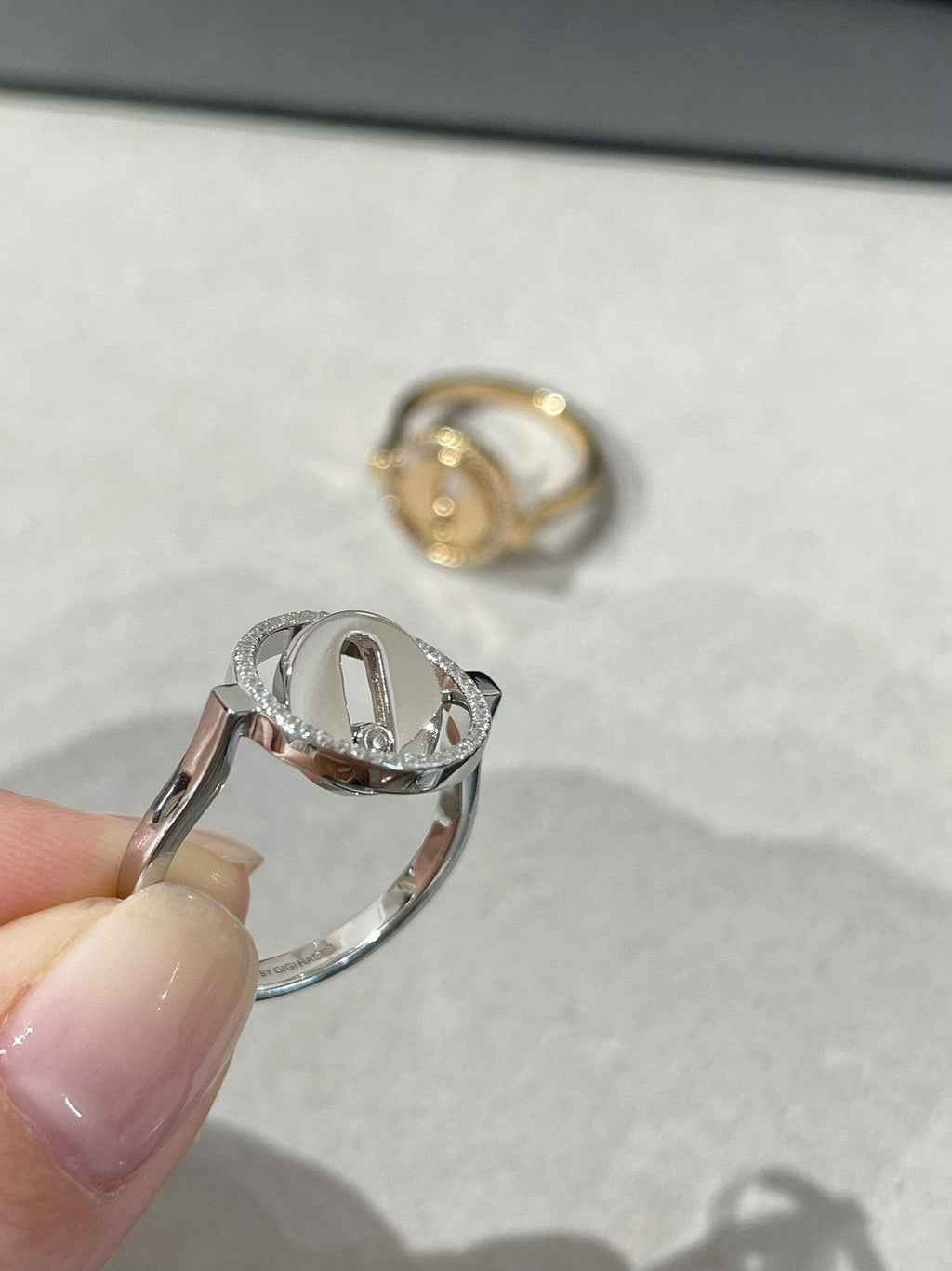 LUCKY MOVE DIAMOND RING