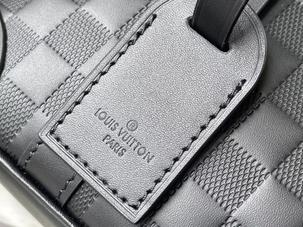 L X V Shoulder bag/handbag 27*18*7cm