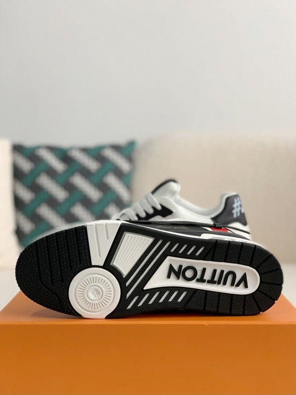 NK x L X V Trainers Sneakers