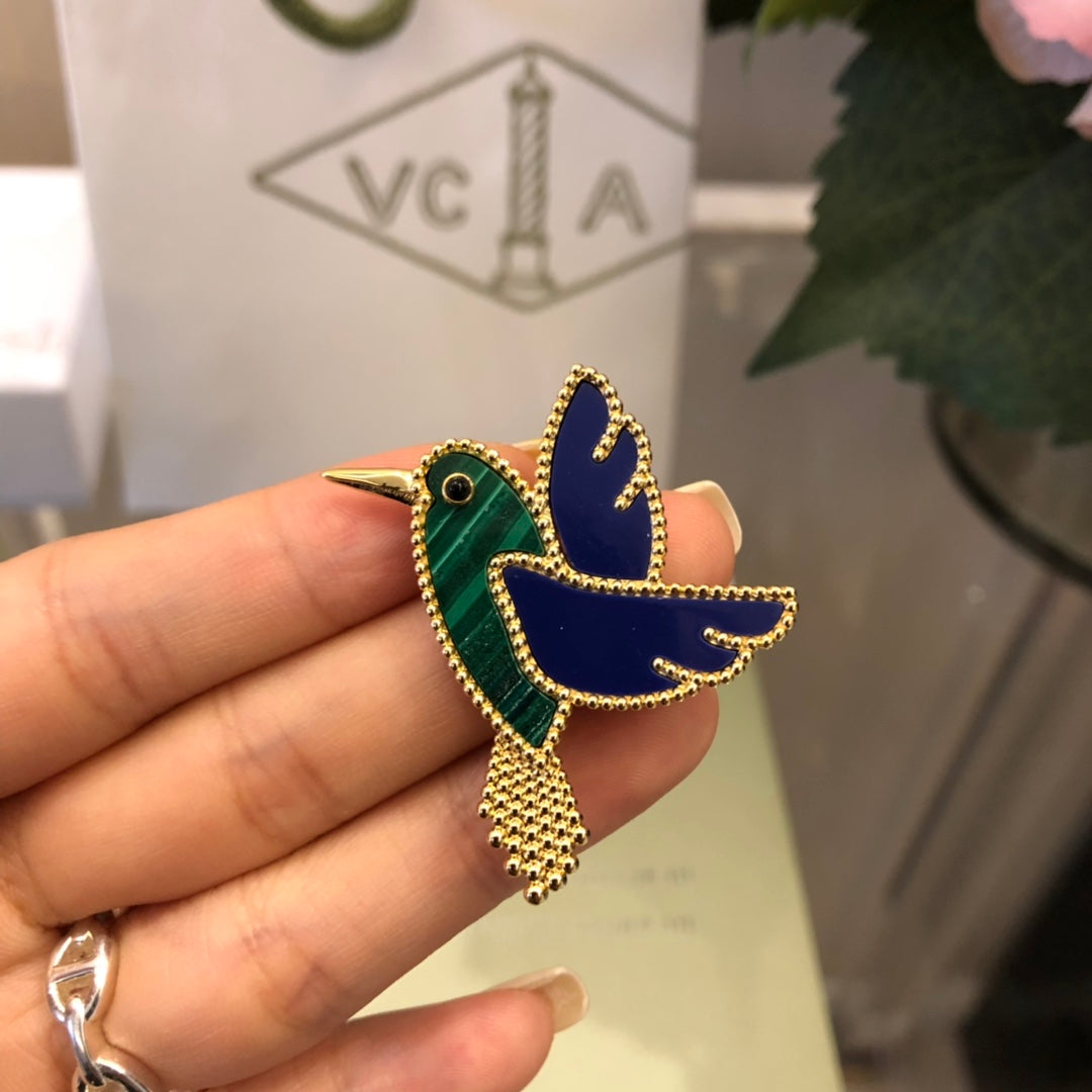 VCA Brooch 09