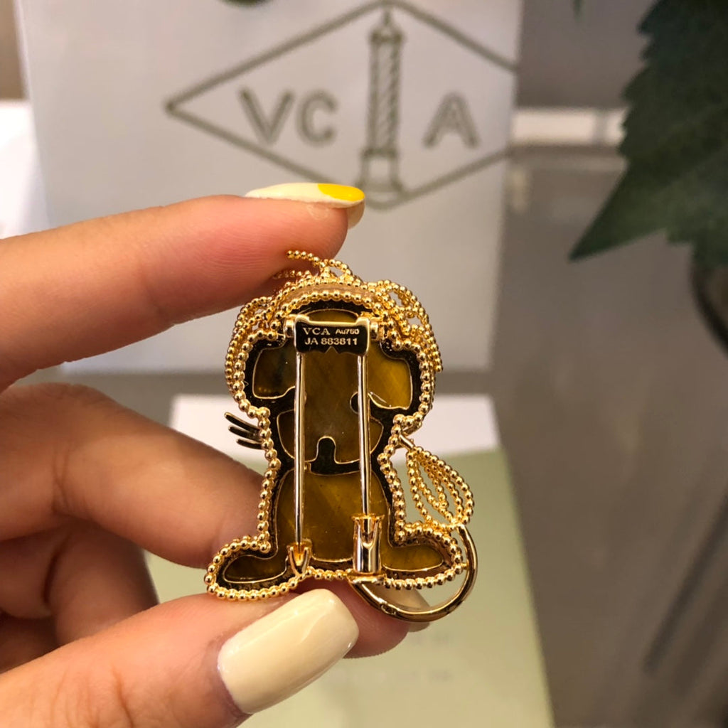 VCA Brooch 04
