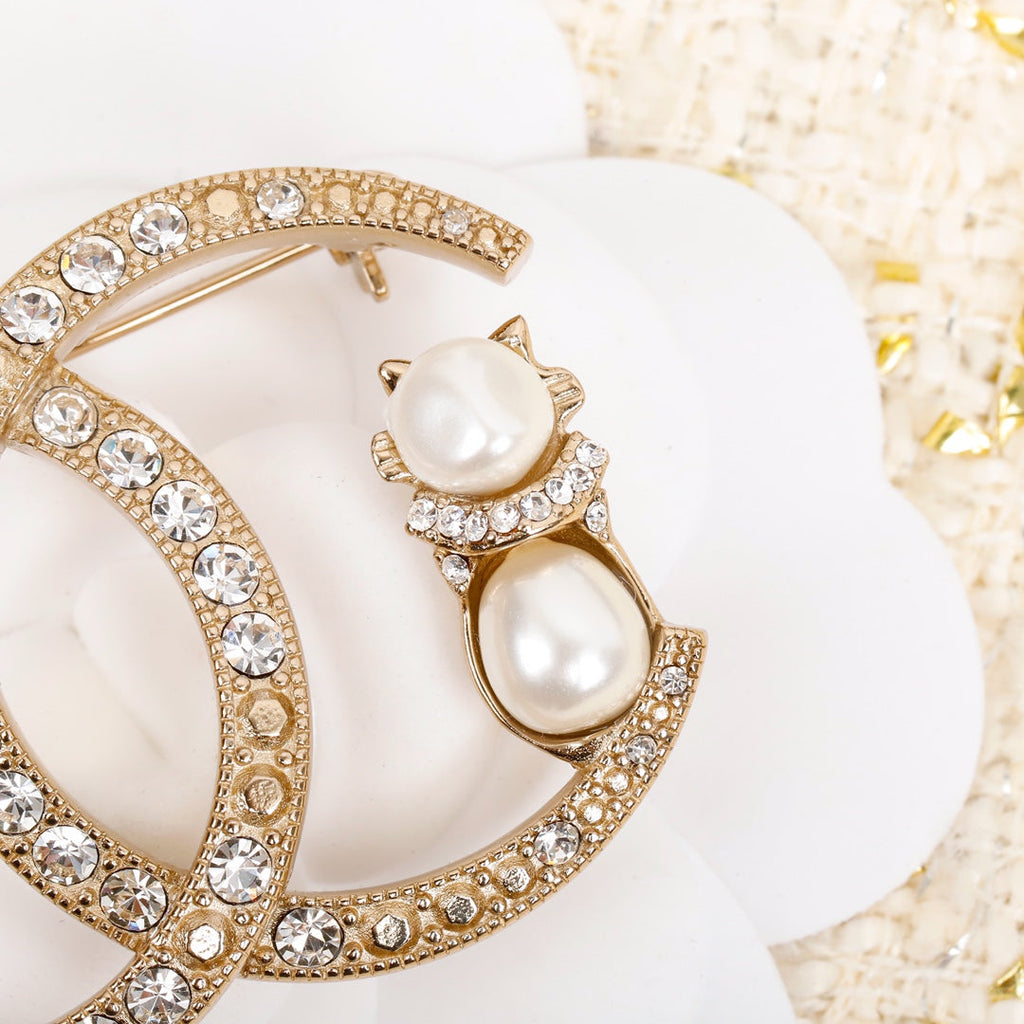 CC Brooch 157267