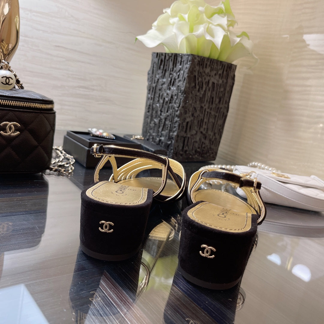 SLINGBACKS SANDAL IN BLACK SUEDE