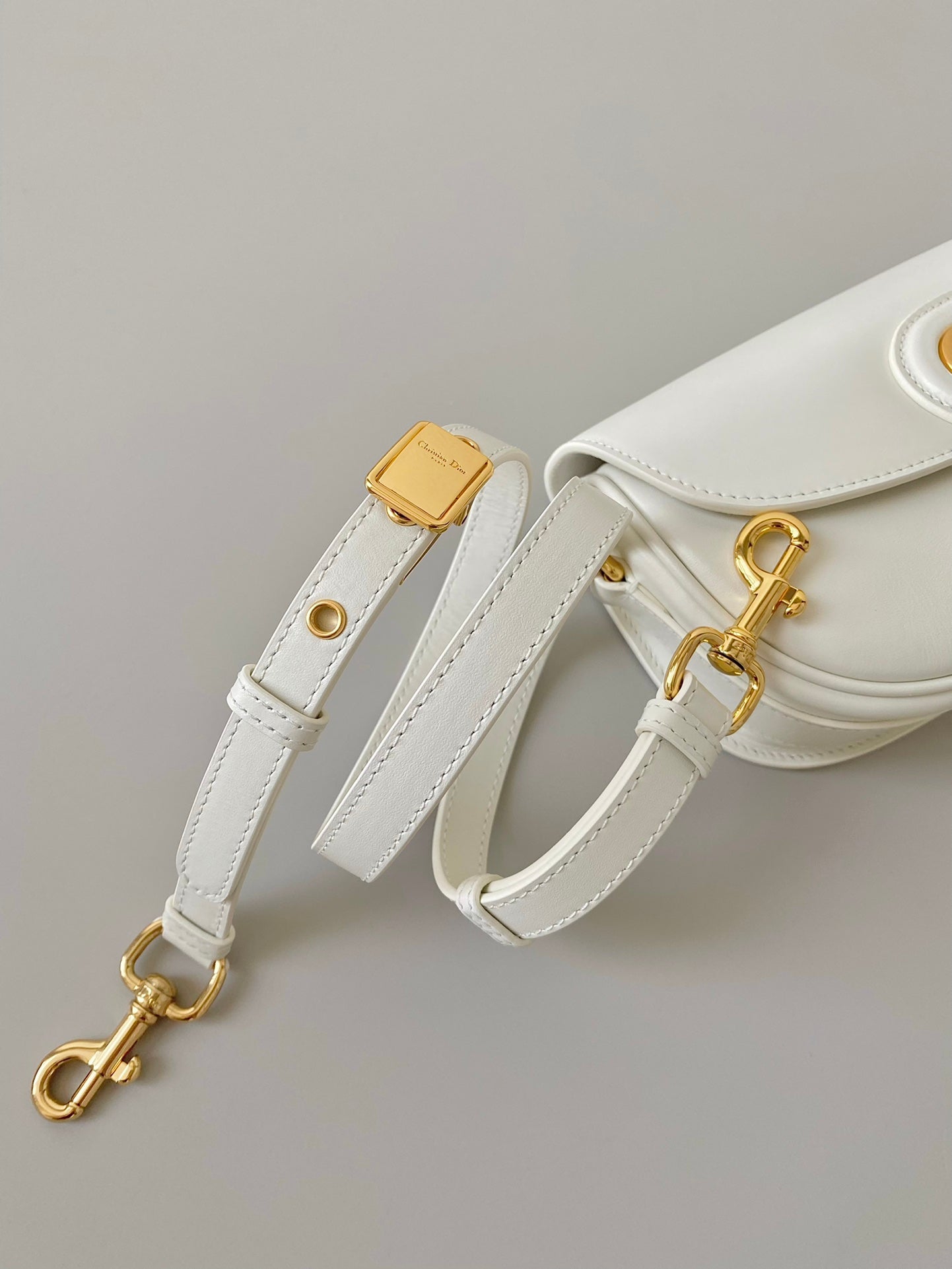 medium cd east west bobby 22cm white calfskin ghw