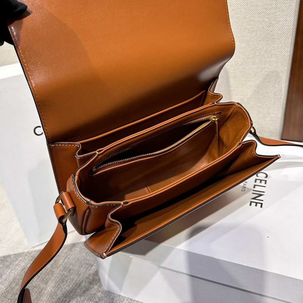 triomphe 22 brown calfskin gold hardware