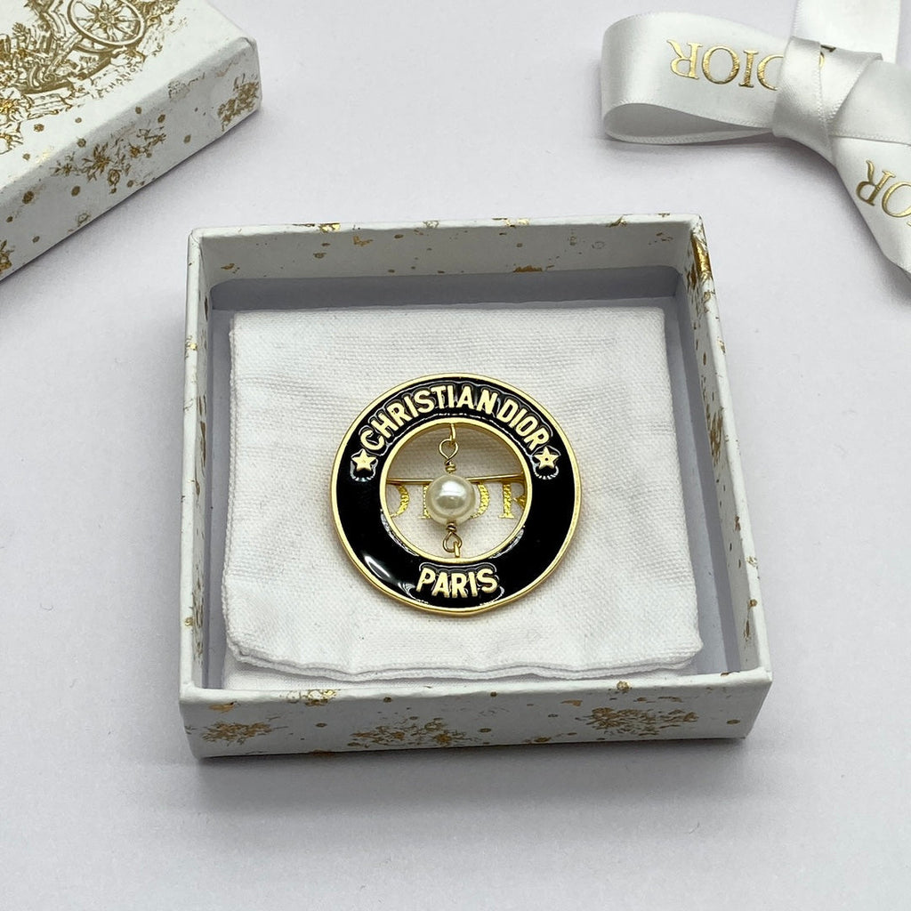 CD Brooch 173985