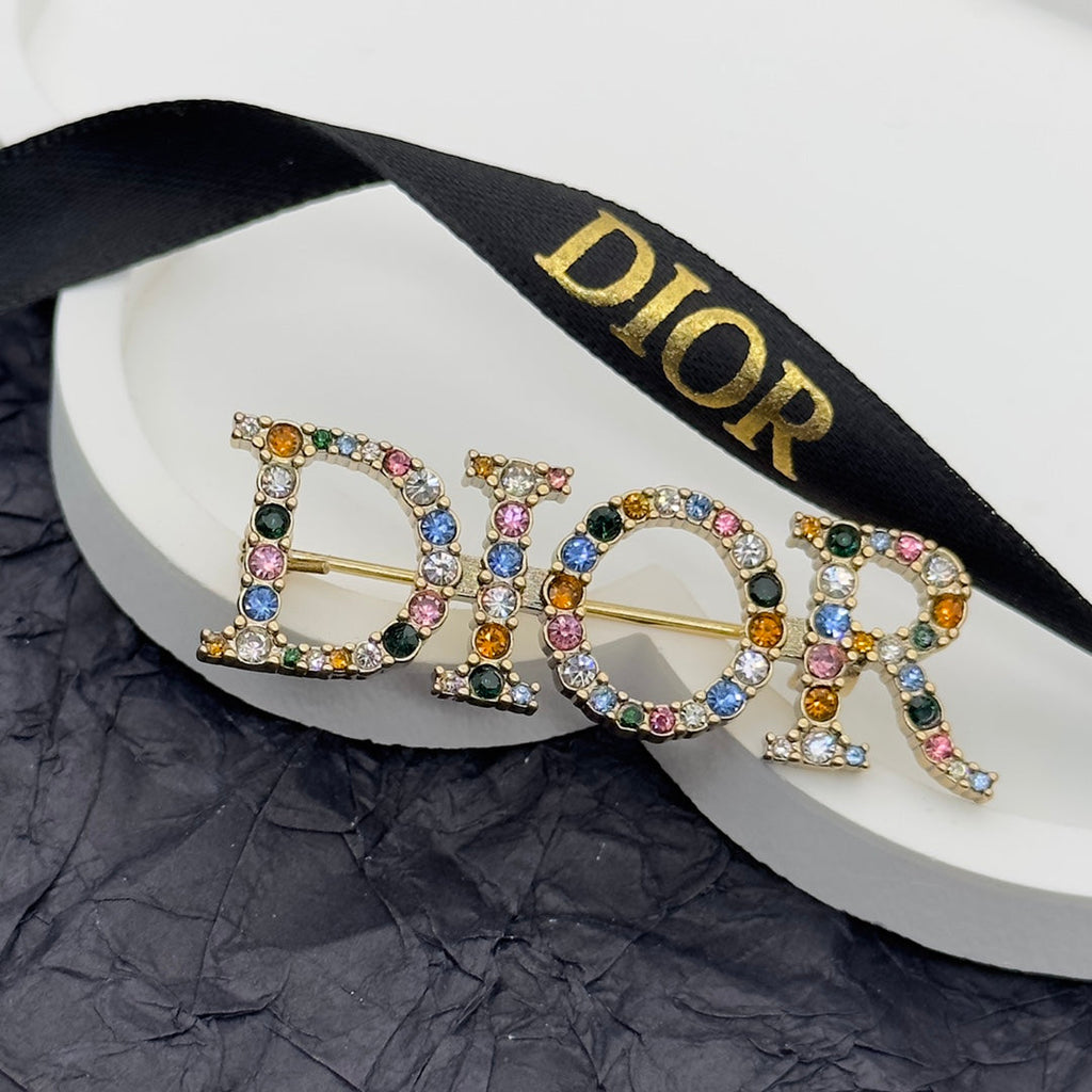 CD Brooch 172880