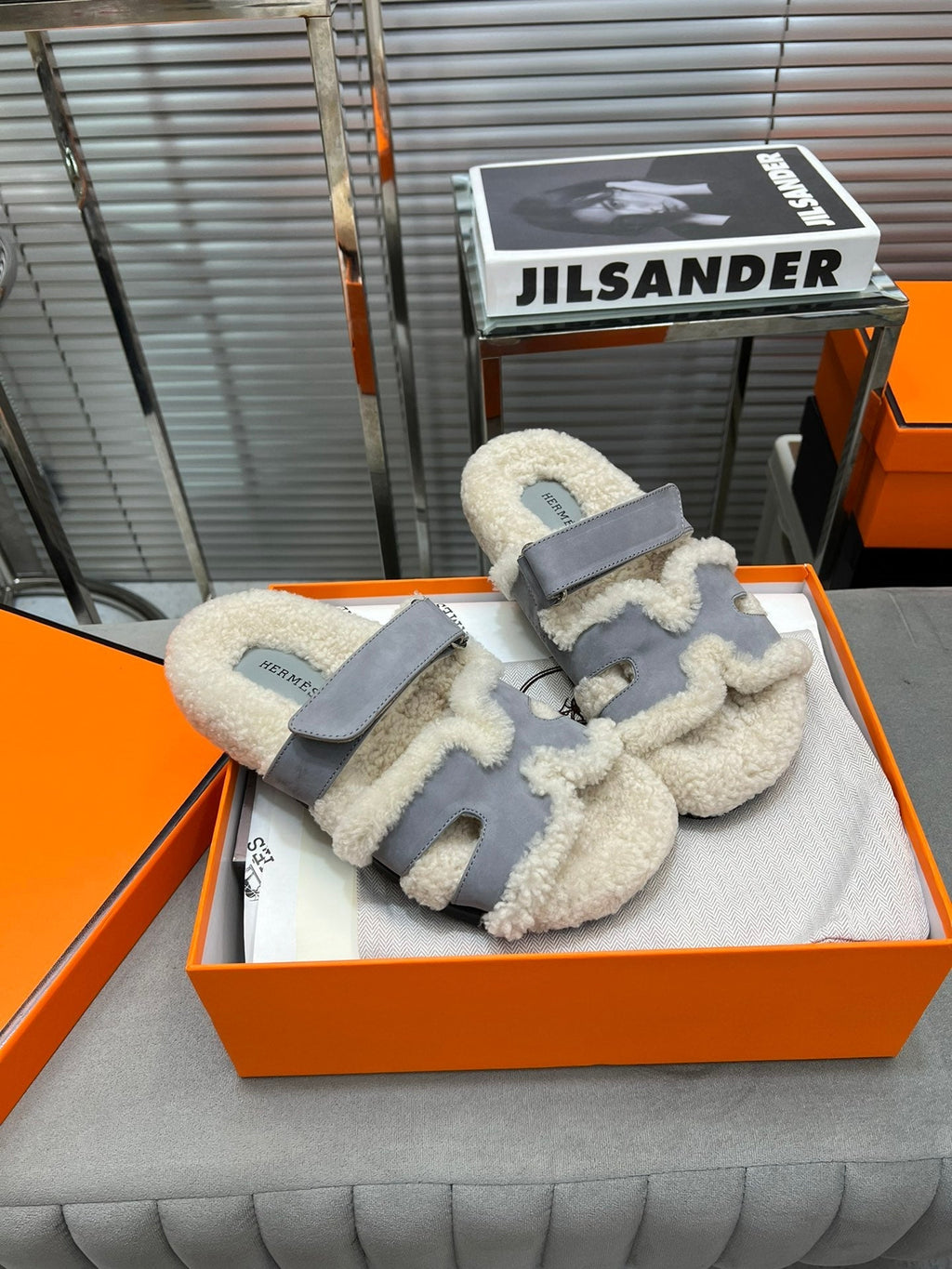 CHYPRE SLIPPERS IN BEIGE LAMB WOOL AND COOL GRAY SUEDE