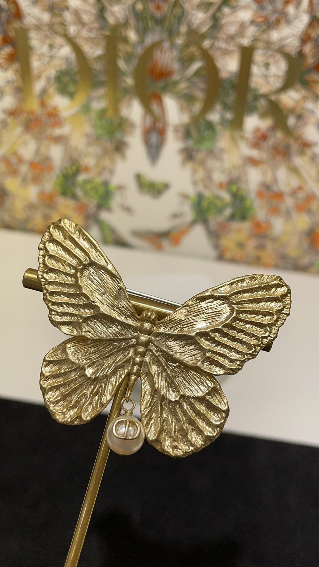 CD Brooch 08