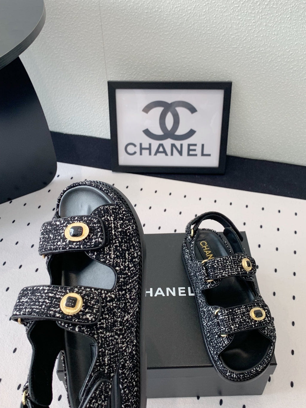 dad sandal black white tweed