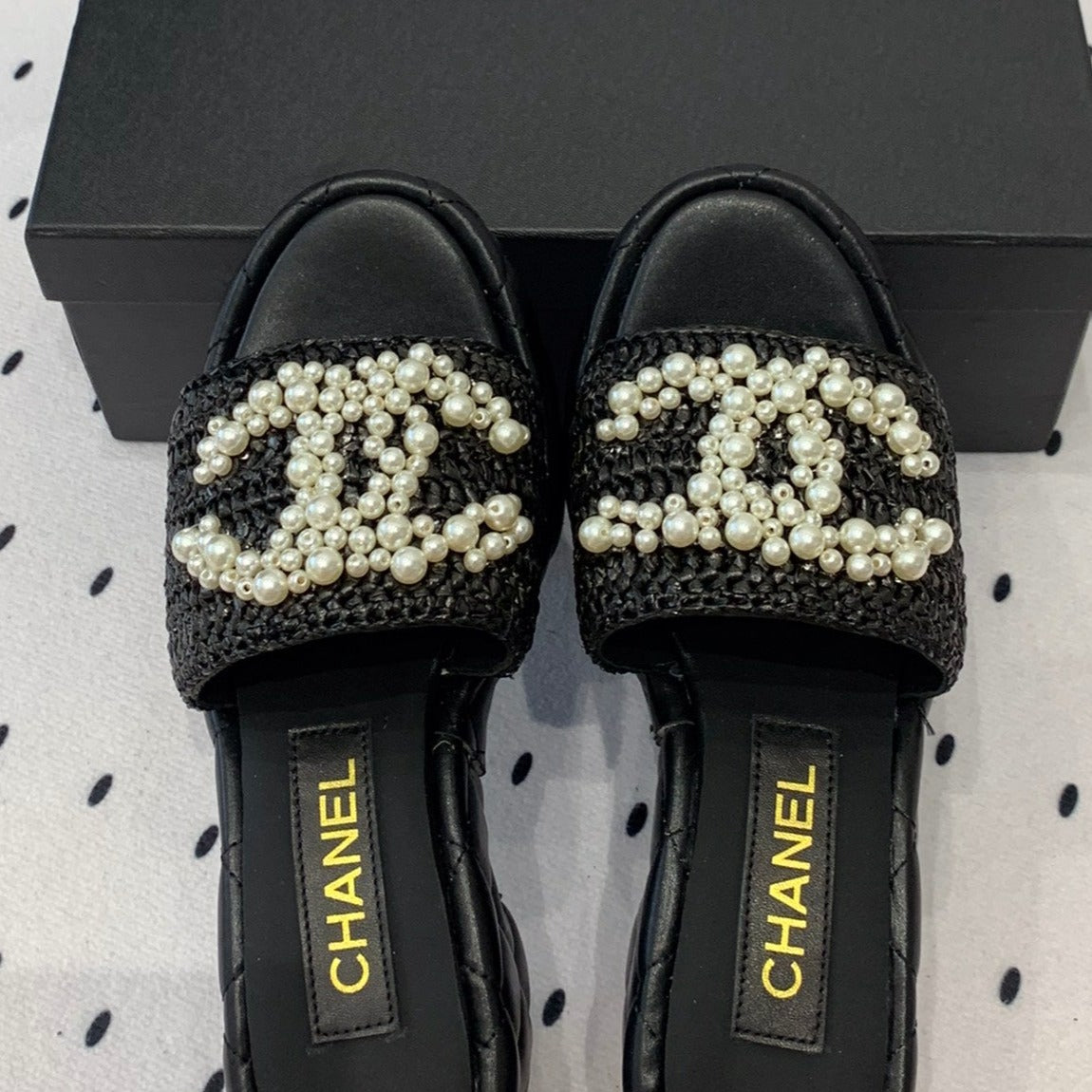 Double CC pearl platform sandals Sheepskin Black