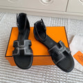 HM 25 Santorini Black Calfskin White Embroidery Thread