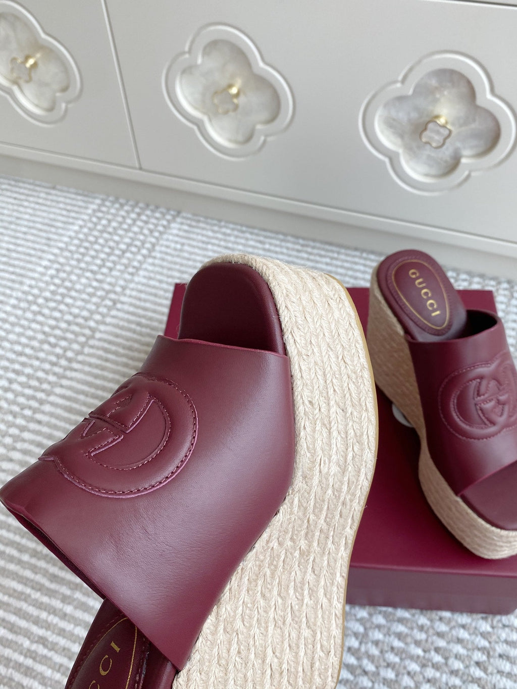 GC 25 Interlocking G Sandal Red Burgundy Cord Cowhide 291033