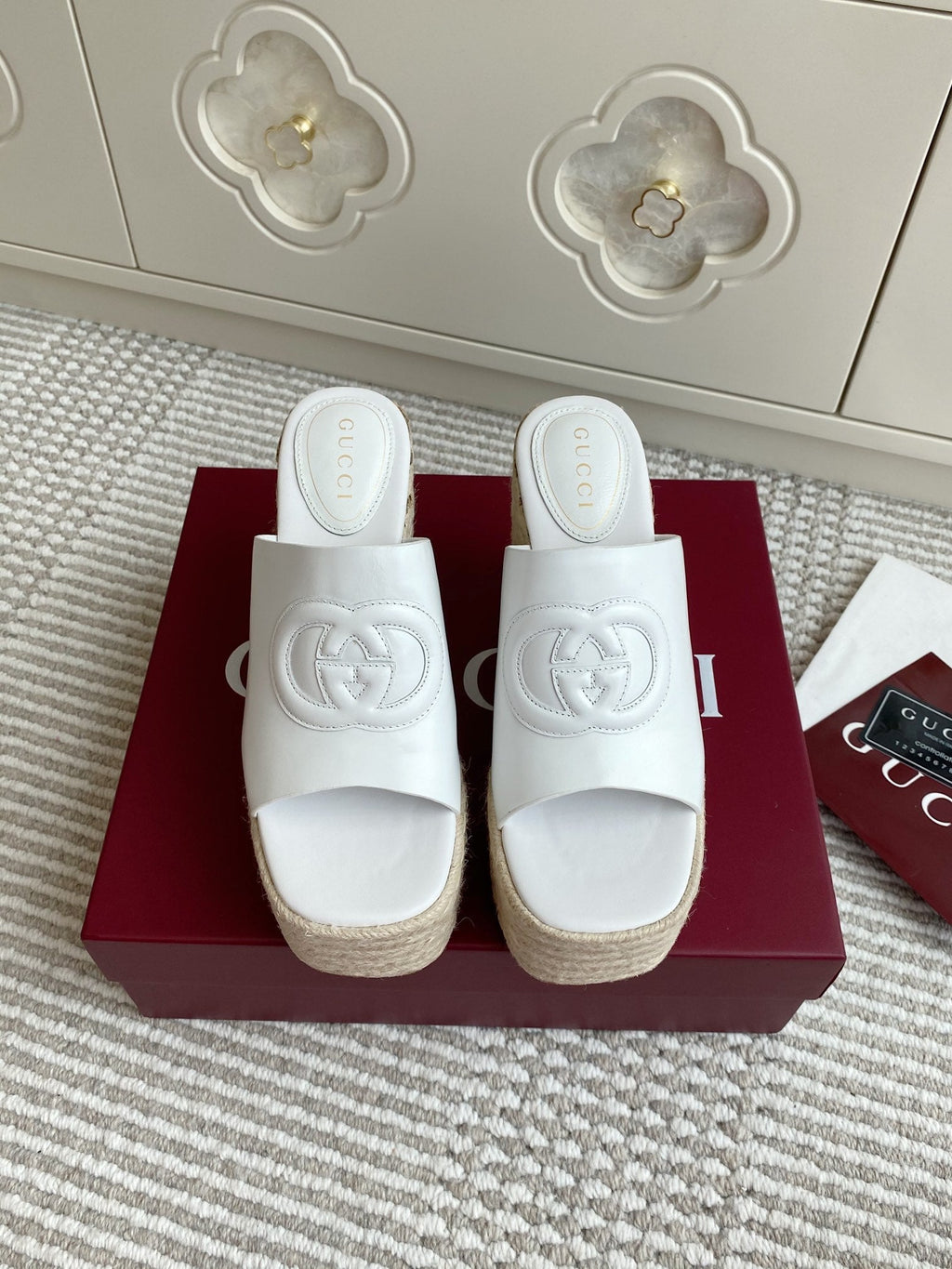 GC 25 Interlocking G Sandal White Cord Cowhide 291034