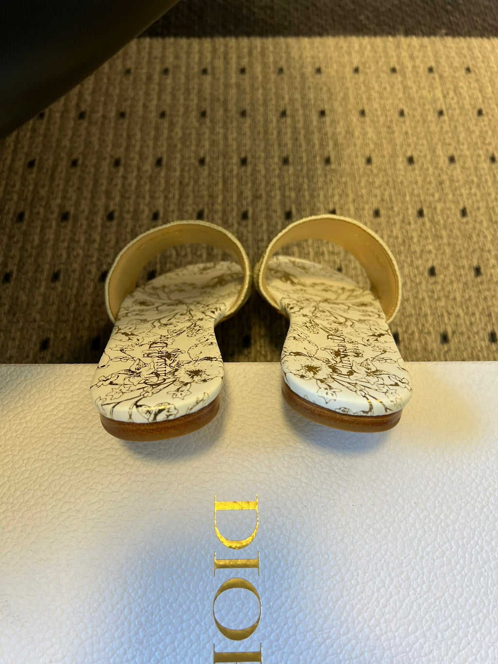 DIOR 26S DWAY SLIDE COTTON EMBROIDERED IN WHITE AND GOLD FLORAL MOTIF