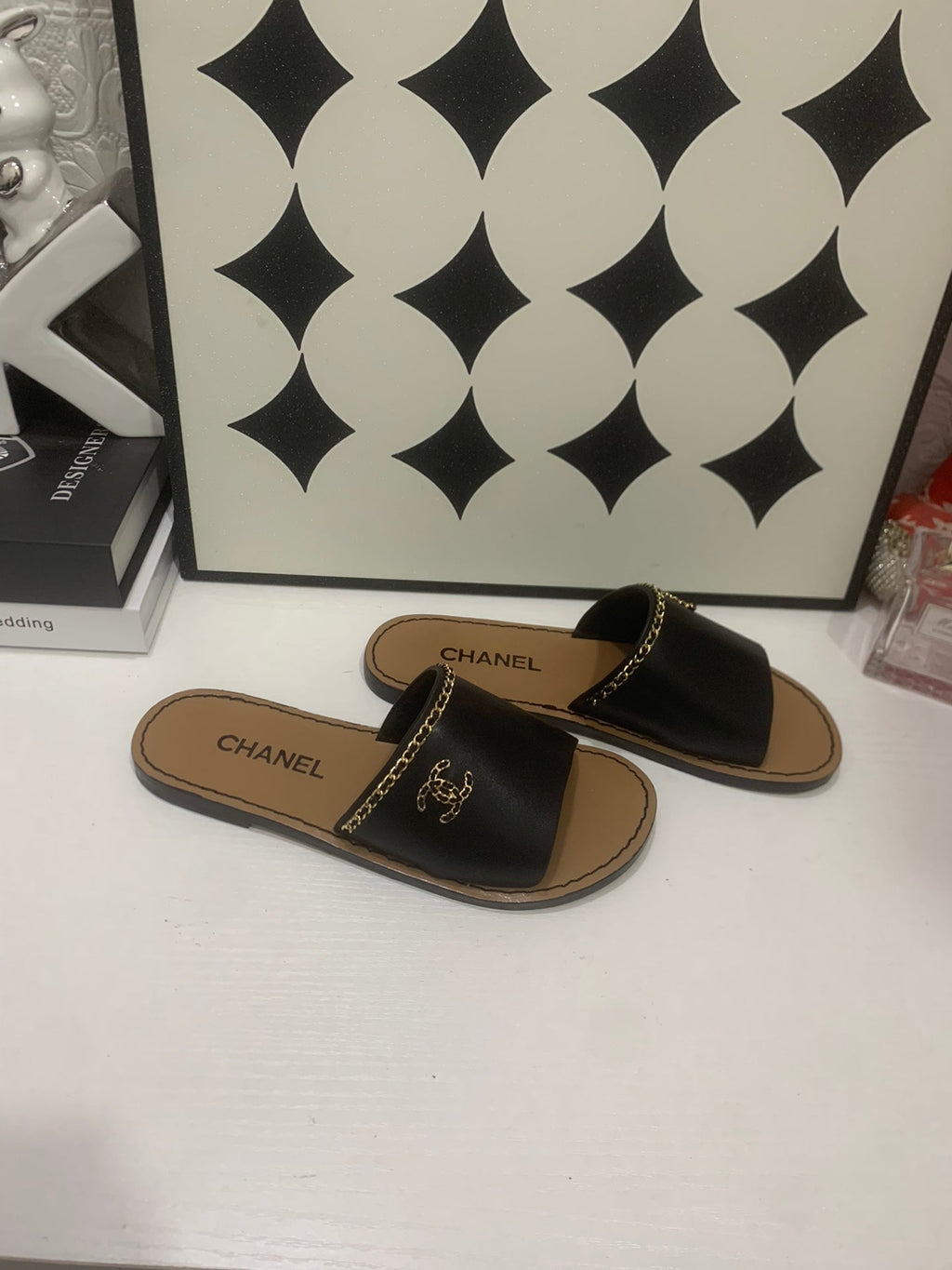 CC 2026 Slippers Black Brown Cowhide 668089
