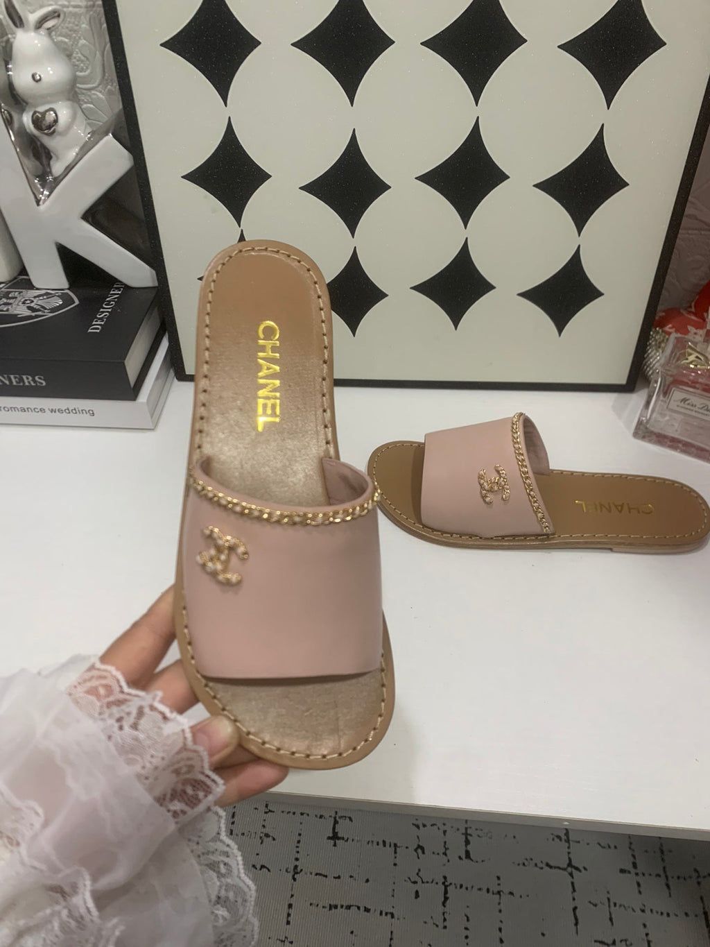 CC 2026 Slippers Light Pink Brown Cowhide 668090