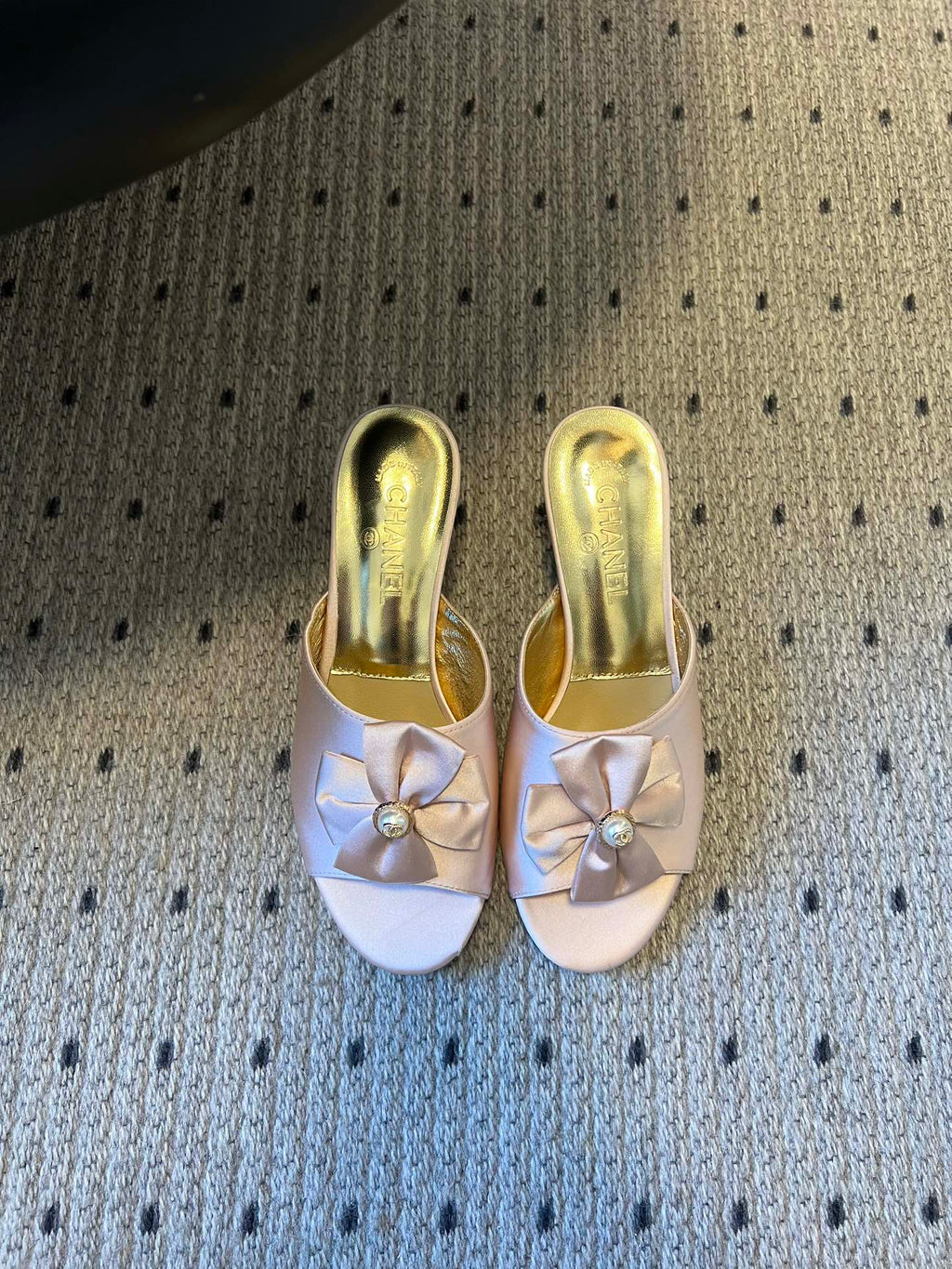 CC 26s High-Heeled Slides 60 Light Pink Satin Cowhide 627185