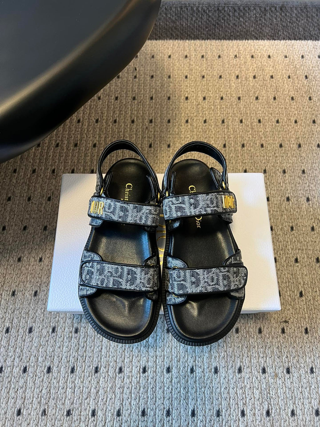 CD 26 Flats Sandals Black Blue Sheepskin Embroidered Fabric 621799