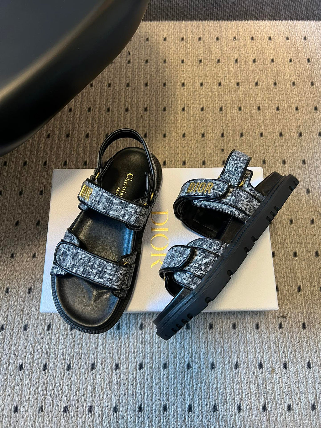 CD 26 Flats Sandals Black Blue Sheepskin Embroidered Fabric 621799