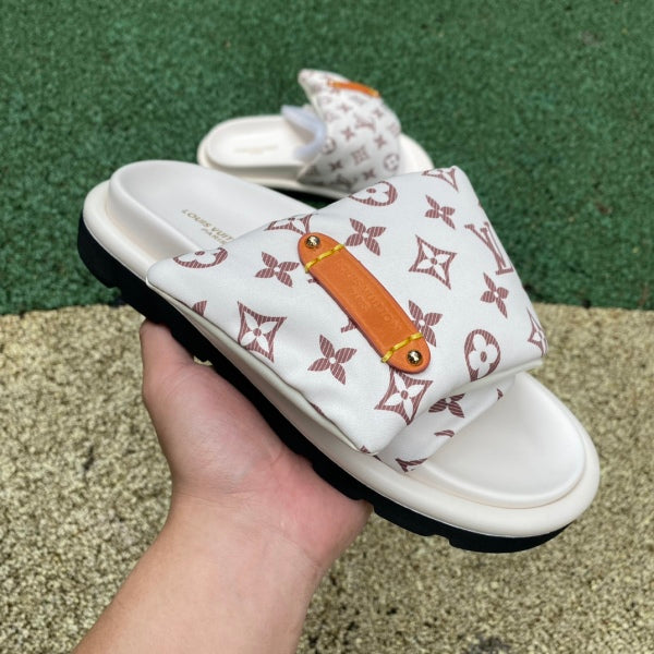 L X V SLIPPERS