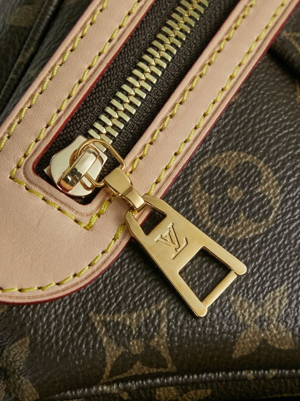 L X V Bumbag Pockets 38x16x8cm