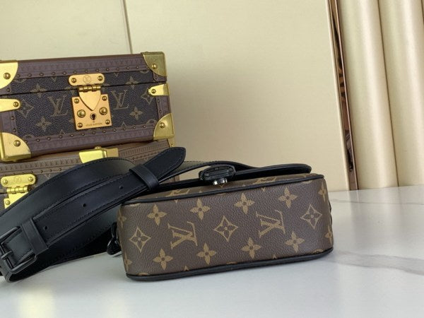 L X V  Messenger Bags