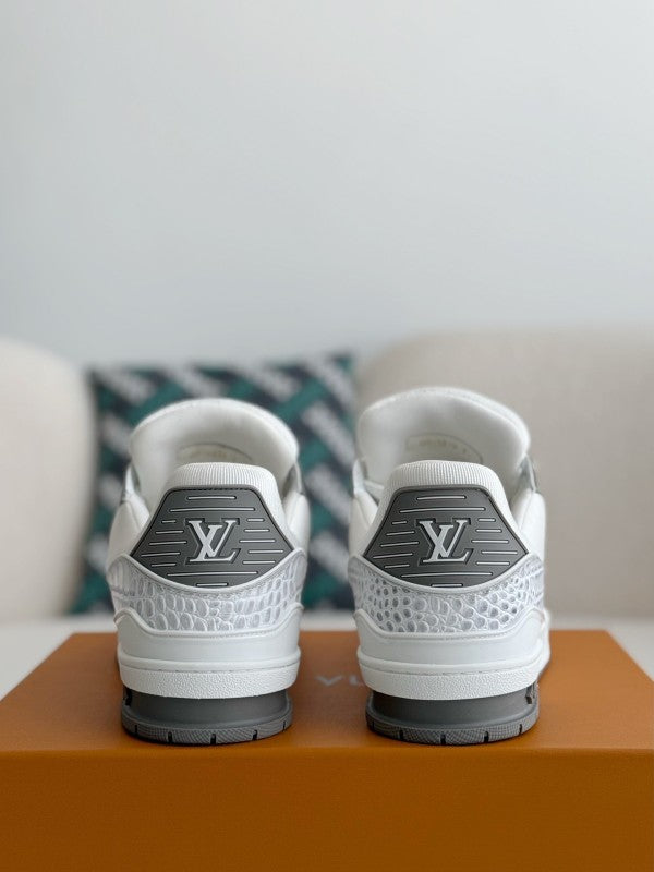 L X V SNEAKERS