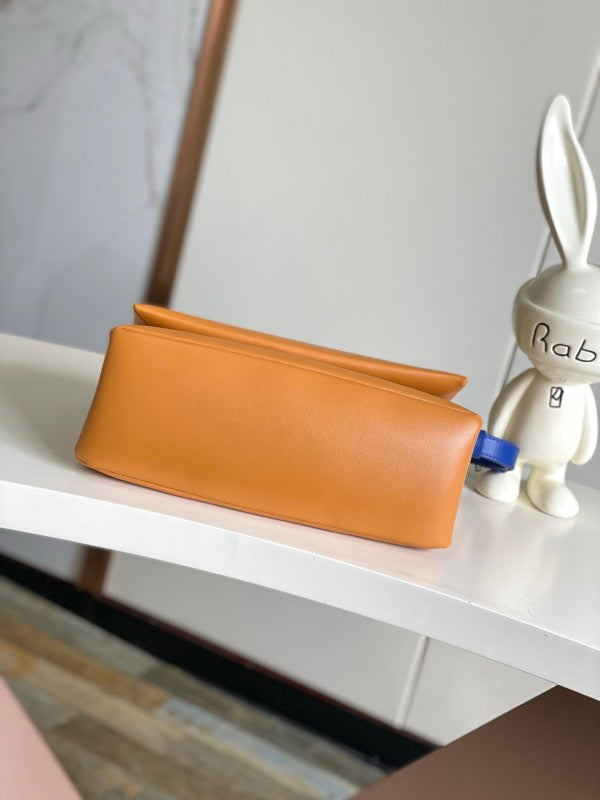 L X V Shoulder bag M12988 24x19x18cm