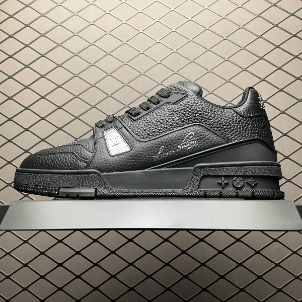 L X V SNEAKERS