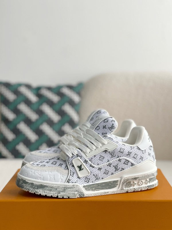 L X V SNEAKERS
