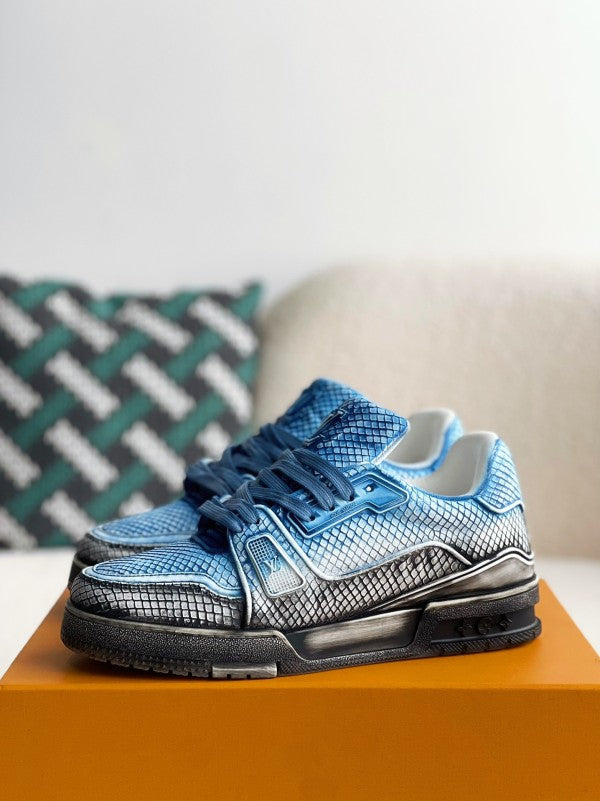 L X V SNEAKERS