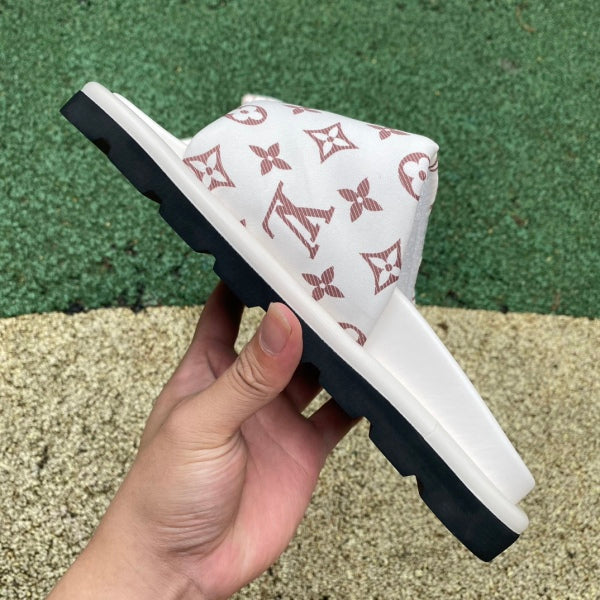 L X V SLIPPERS