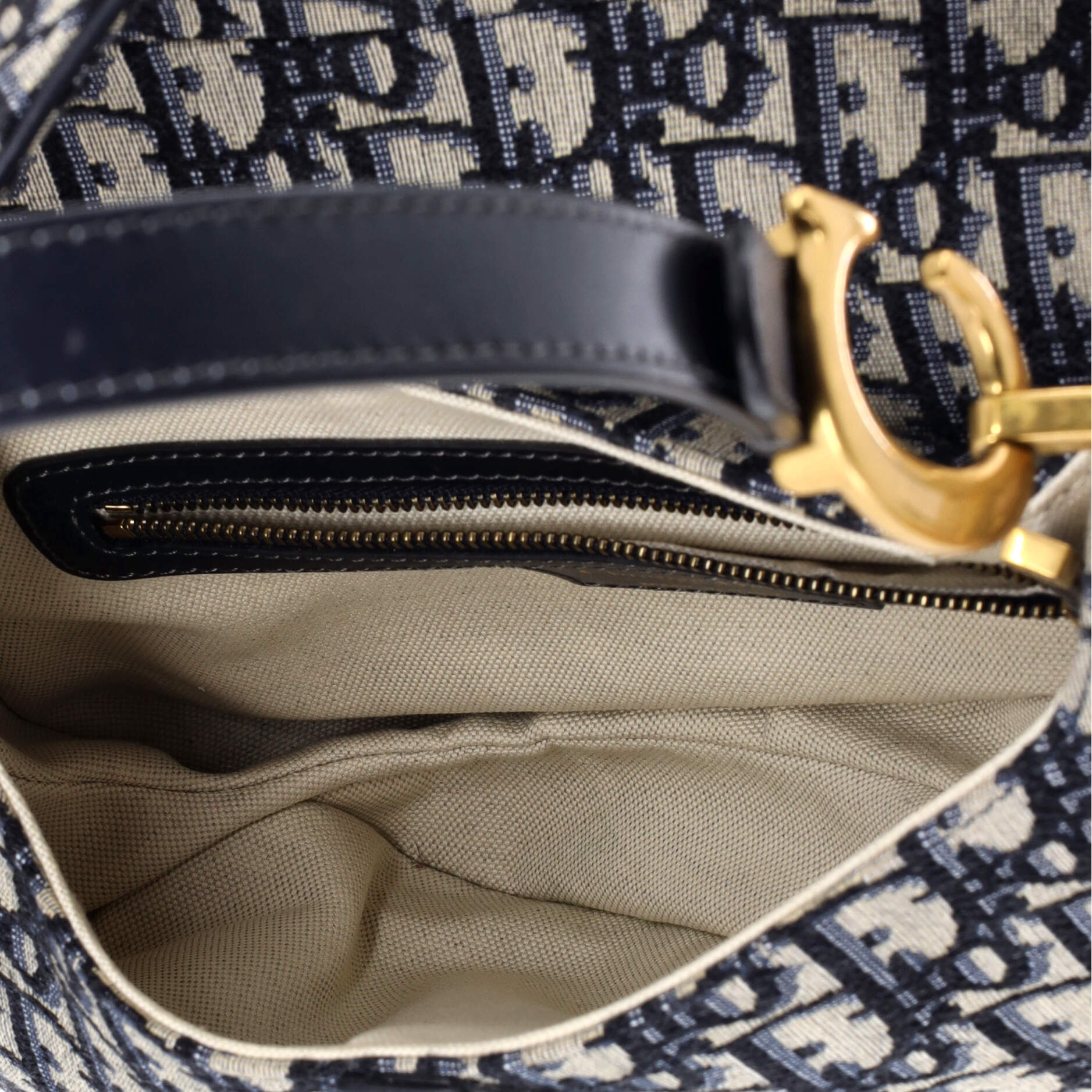 Saddle Handbag Oblique Canvas Medium