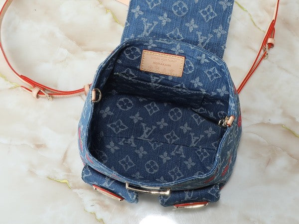 L X V x TM  VENICE NM Backpack M13679 24x26x7cm?Multiple colors?