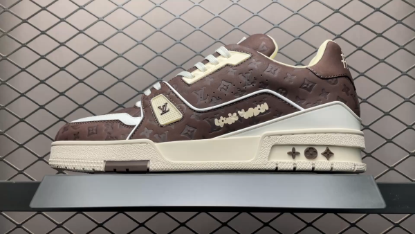 L X V SNEAKERS
