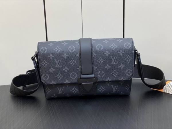 L X V  Messenger Bags Size?28x16x10cm