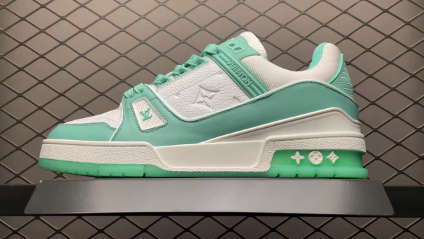 L X V SNEAKERS
