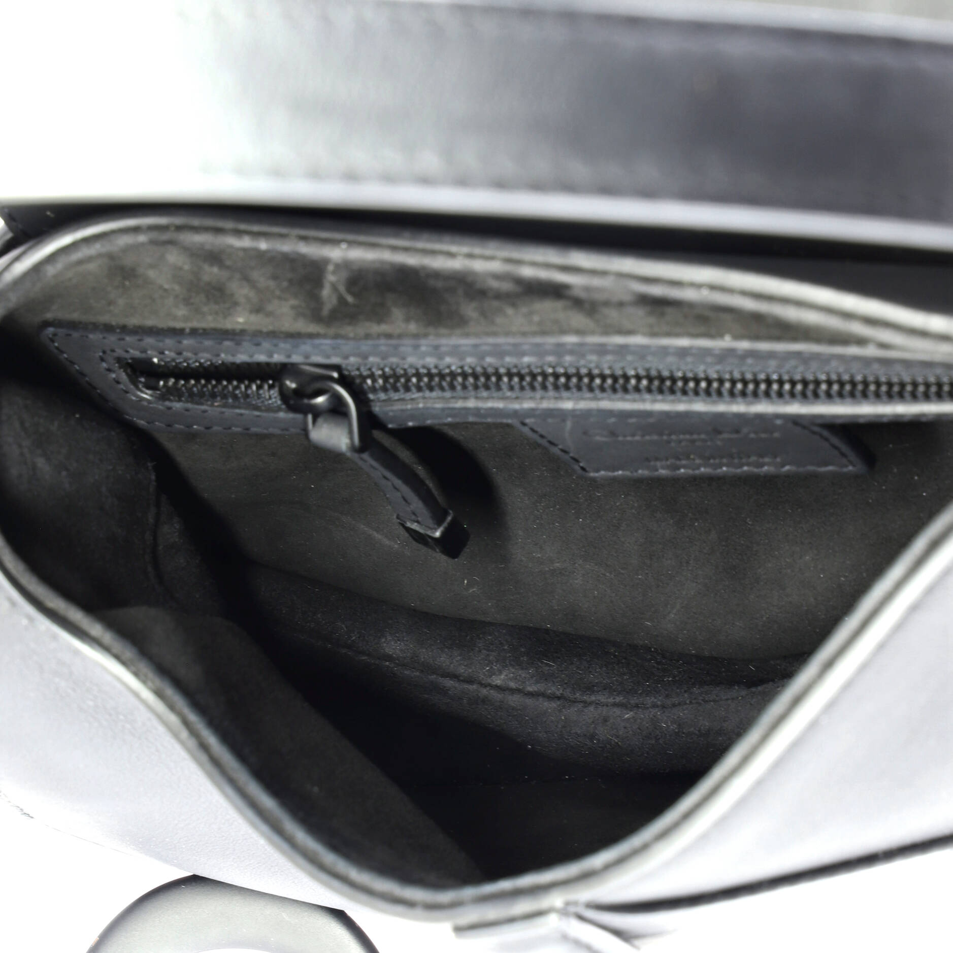Ultra Matte Saddle Handbag Leather Medium