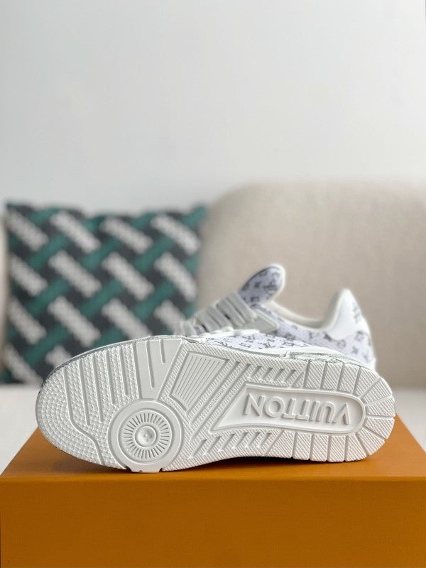L X V SNEAKERS