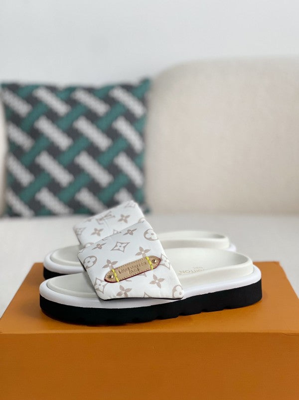 L X V SLIPPERS